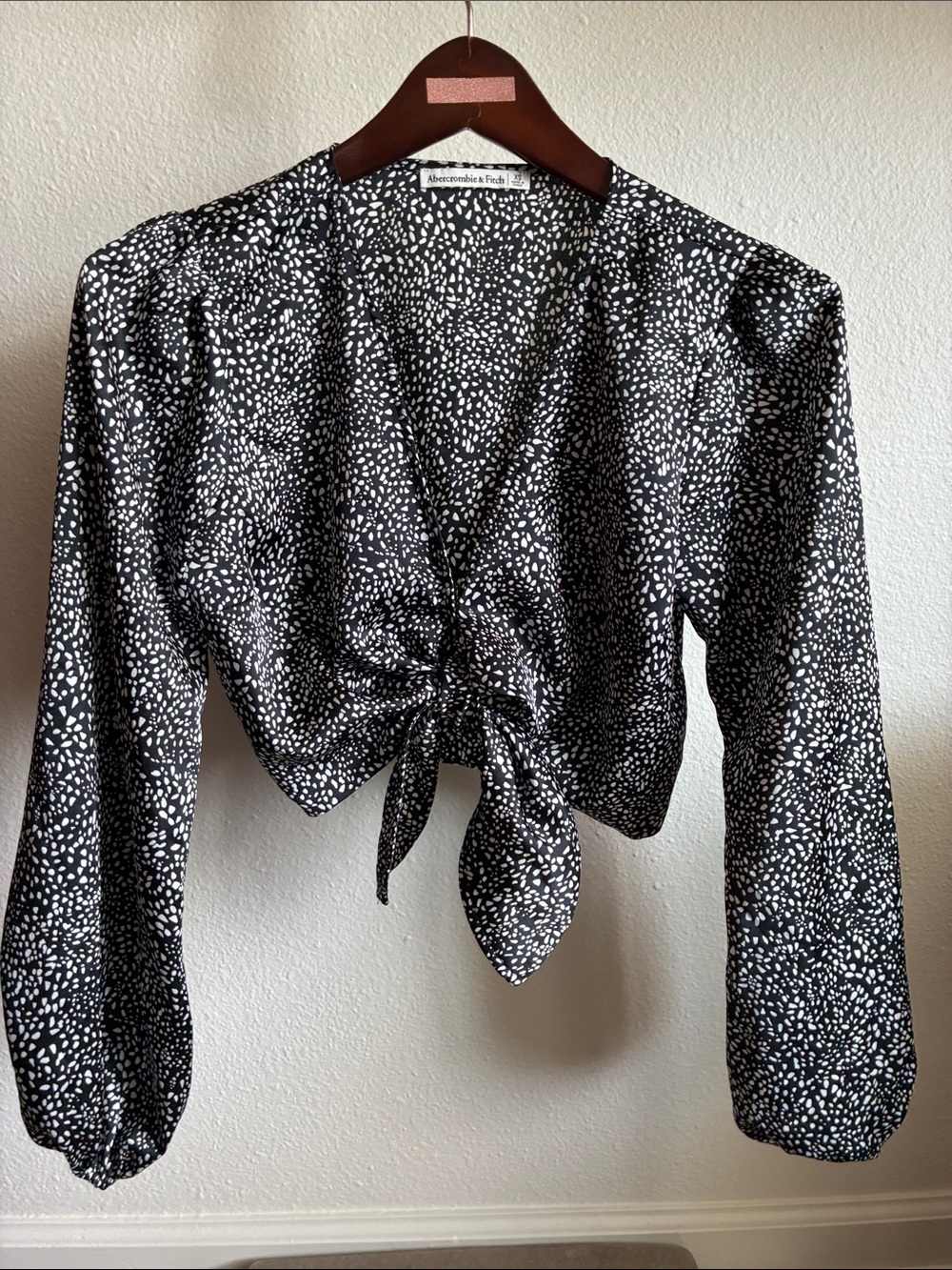 Abercrombie & Fitch Black and White Tie-Front Blouse